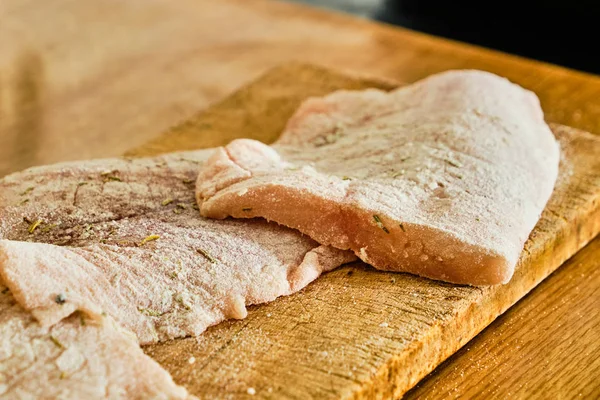 Filete Luce en tabla de cortar —  Fotos de Stock