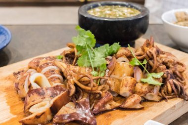 Izgara kalamar ve deniz ürünleri için sos..