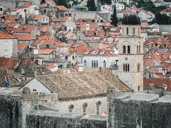 Kilise Sopa Kadar Kırmızı Kil Kiremit Çatılar Dubrovnik Hırvatistan Tarihi — Stok fotoğraf