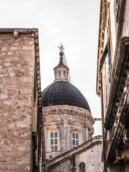 Mimari Detay Fotoğraf Eski Şehir Dubrovnik Hırvatistan Ile Gri Gökyüzü — Stok fotoğraf