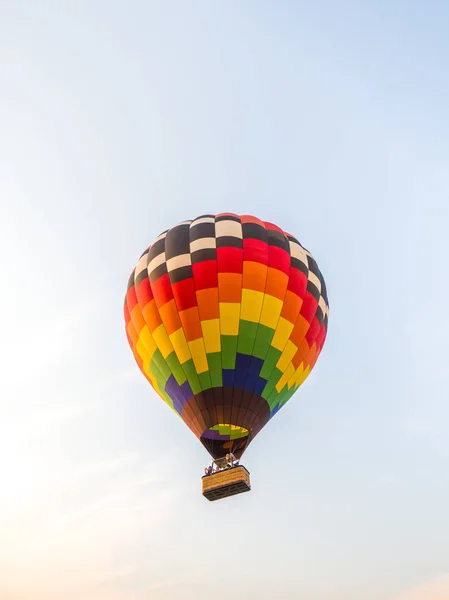 Galena Junho 2018 Balão Quente Com Padrão Arco Íris Passageiros — Fotografia de Stock