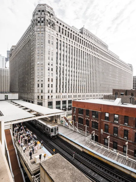 Чикаго Червня 2018 Роки Поїзд Cta Коричнева Лінія Підбирає Пасажирів — стокове фото