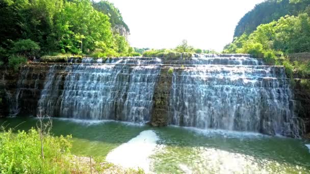 View Beautiful Thunder Bay Waterfall Water Pouring Rocky Stepped Cliff — Stock Video