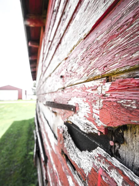 Close Photograph Side Weathered Wood Barn Red Paint Pealing Old — Stock Photo, Image