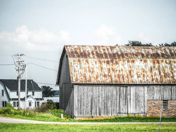 Beautiful Photograph Weathered Old Barn Rusted Tin Roof Gray Wood — Stock Photo, Image