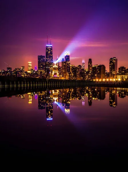 Vacker Lång Exponering Chicago Natt Skyline Foto Med Bygga Lampor — Stockfoto