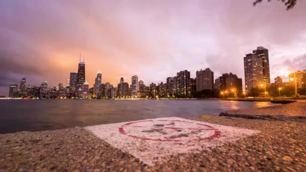 Chicago Agosto 2018 Nuvens Rolam Sobre Água Lago Michigan Perto — Vídeo de Stock