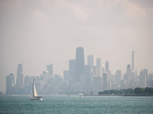 Чикаго Иллинойс Августа 2018 Года Лодки Наслаждаются Теплой Летней Погодой — стоковое фото