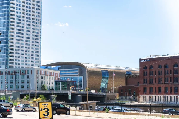 Milwaukee Wisconsin Mayo 2018 Nuevo Milwaukee Bucks Fiserv Forum Eleva —  Fotos de Stock