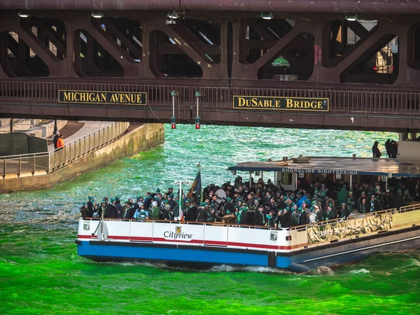 Chicago Március 2019 Embercsoportok Lovagolni Shoreline Városnézés Hajóval Egy Duda — Stock Fotó