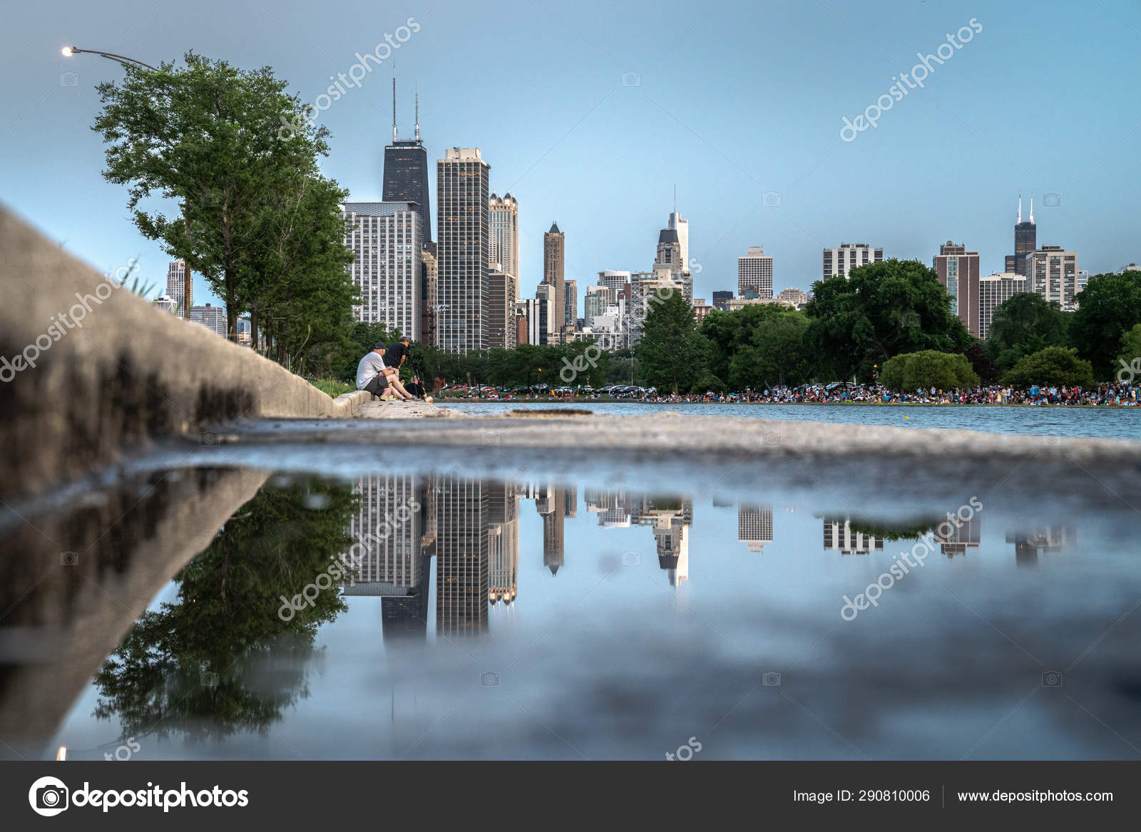 Chicago July 20th 2019 Crowds Gather South Lagoon Lincoln