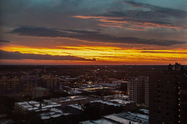 Чикаго Иллинойс Июля 2019 Года Солнце Освещает Небо Облака Яркими — стоковое фото