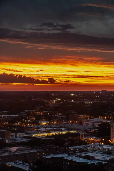 Chicago Julio 2019 Sol Ilumina Cielo Las Nubes Con Dramáticos — Foto de Stock