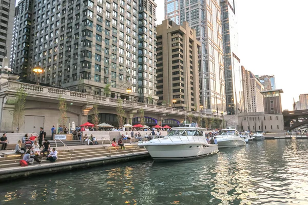 Чикаго Штат Иллинойс Мая 2016 Года Толпы Лодки Собираются Вдоль — стоковое фото