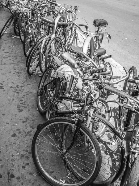 Brooklyn Nova York Maio 2017 Grupo Caótico Bicicletas Novas Vintage — Fotografia de Stock