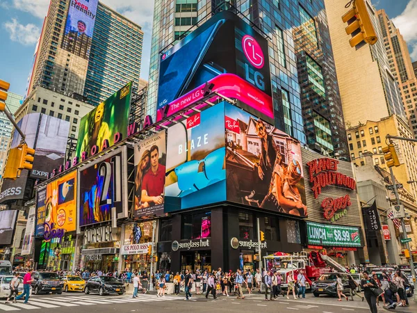 Ciudad Nueva York Nueva York Mayo 2017 Turistas Peatones Exploran — Foto de Stock