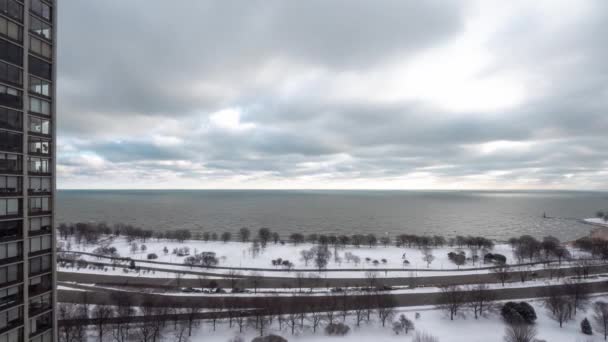 Chicago Januari 2019 Pluizige Witte Wolken Passeren Lake Michigan Lake — Stockvideo