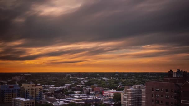 Chicago Srpna 2020 Slunce Svítí Mraky Zaplnily Oblohu Odstíny Oranžové — Stock video