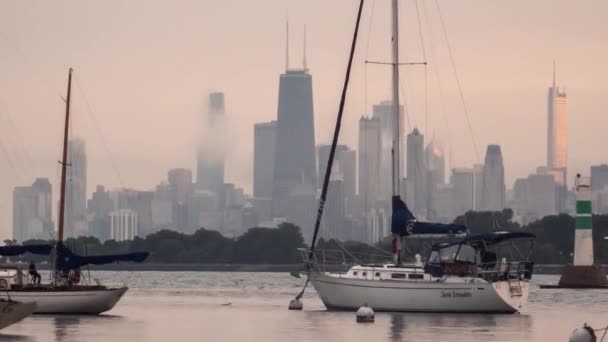 Chicago Setembro 2020 Nuvens Névoa Pairam Torno Dos Prédios Arranha — Vídeo de Stock