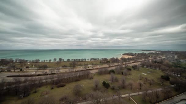 Chicago Febrero 2019 Pesada Cubierta Nubes Extiende Sobre Las Aguas — Vídeos de Stock