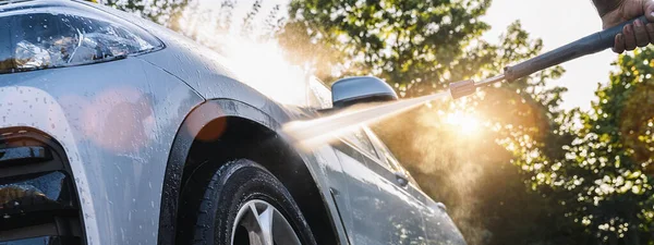 Biltvätt Närbild Tvätta Modern Bil Högt Tryck Vatten — Stockfoto