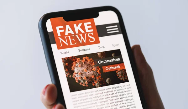 Online Corona Fake News Mobile Phone Close Woman Reading Fake — Stockfoto