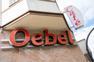 AÇEN, ALMANLIK HAZİRAN 2019 Oebel Fırın Logosu. Merkezi Aachen 'de bulunan Oebel, 1918 yılından beri Aachen ve NRW çevresinde fırınları ve fırınları olan bir fırın şirketidir..