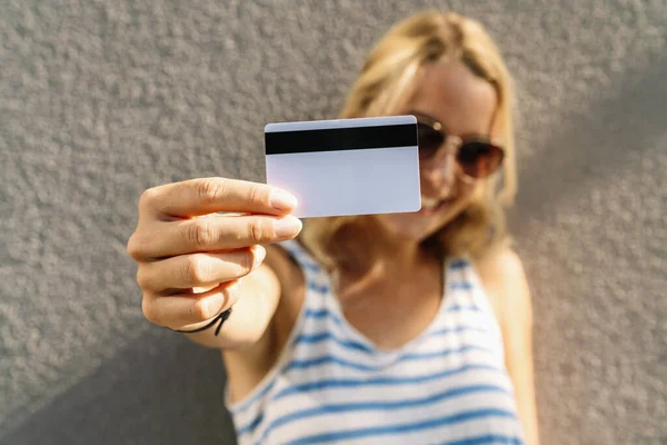 Portrait Pretty Young Woman Dressed Sweater Holding Credit Card Her — Stockfoto