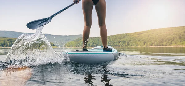 Sporty Girl Stand Paddle Surfing — Stock Photo, Image