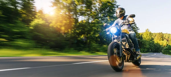 Мотоцикл Дороге Получая Удовольствие Вождения Пустого Шоссе Мотоцикле Тур Путешествие — стоковое фото