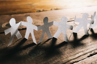 Kağıt İnsanlar Elele tutuşuyor Takım çalışması
