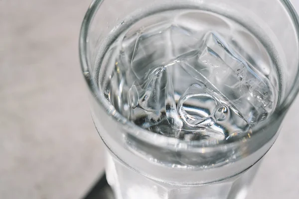 Verre Avec Glaçons — Photo