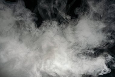 dumanı siyah arkaplanda