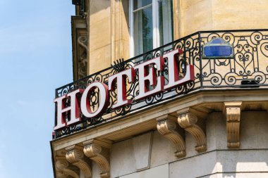 Paris 'te otel tabelası