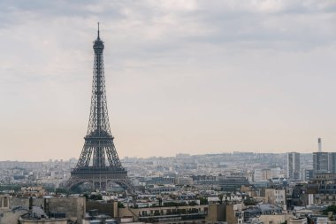 Gökdelenli Paris Eyfel Kulesi