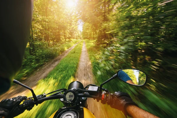 Pov Aufnahmen Zeigen Einen Jungen Mann Auf Einem Motorrad Bei — Stockfoto