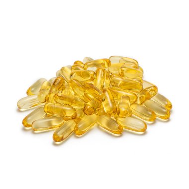 Omega 3 'ün balık yağı destek kapsülü kaynağı beyaz arkaplanda izole edilmiş.