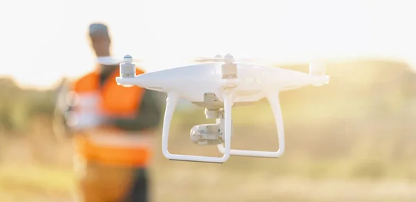 Drone Exploité Par Travailleur Construction Sur Chantier — Photo