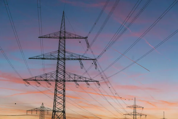 Закат Над Линиями Электропередачи — стоковое фото
