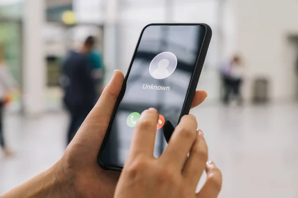 Okänt Nummer Anropar Kåtan Telefonsamtal Från Främlingen Person Som Håller — Stockfoto