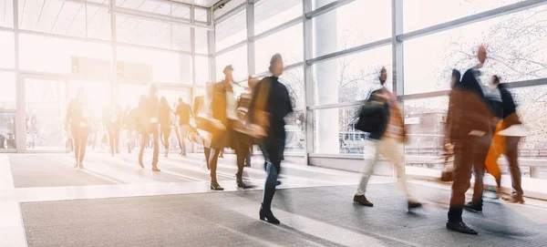 Wazige Zakenmensen Een Beurs — Stockfoto