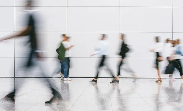 Viele Menschen Flughafen Oder Auf Der Messe — Stockfoto