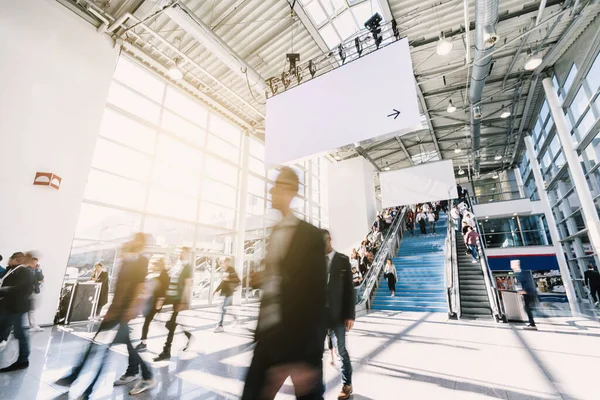 Blurred Business People Trade Fair — Stock Photo, Image