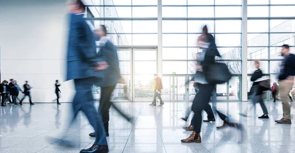 Abstakt Imagen Gente Negocios Caminando Vestíbulo — Foto de Stock