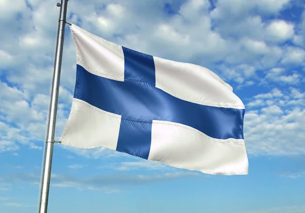 Bandera Finlandia Ondeando Sobre Asta Bandera Con Cielo Sobre Fondo — Foto de Stock