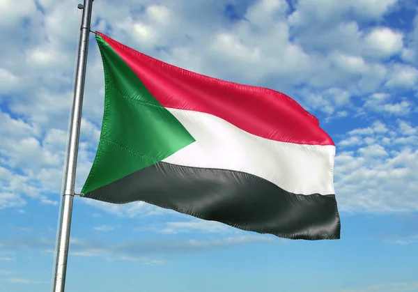 Sudan Flagge Weht Auf Fahnenmast Mit Himmel Auf Hintergrund Realistische — Stockfoto