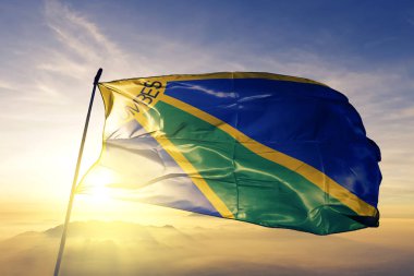 Peru bayrağı Tekstil Kumaş kumaş üst gündoğumu sis sis üzerinde sallayarak Tumbes bölge