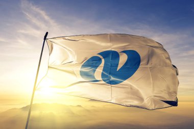 Nagasaki ili Japonya bayrağı Tekstil Kumaş kumaş üst gündoğumu sis sis üzerinde sallayarak