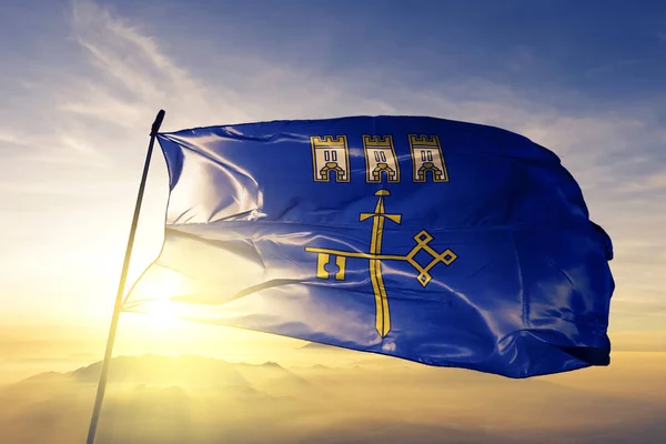 Oblast Ternopil Ucrânia Tecido Pano Bandeira Têxtil Acenando Nevoeiro Nascer — Fotografia de Stock