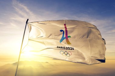 2024 Yaz Olimpiyatları Paris logo bayrak Tekstil Kumaş kumaş üst gündoğumu sis sis üzerinde sallayarak